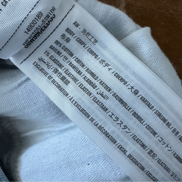 Abercrombie & Fitch high rise Mom Short Distressed Light Blue Denim 29/8 4” - Picture 8 of 8